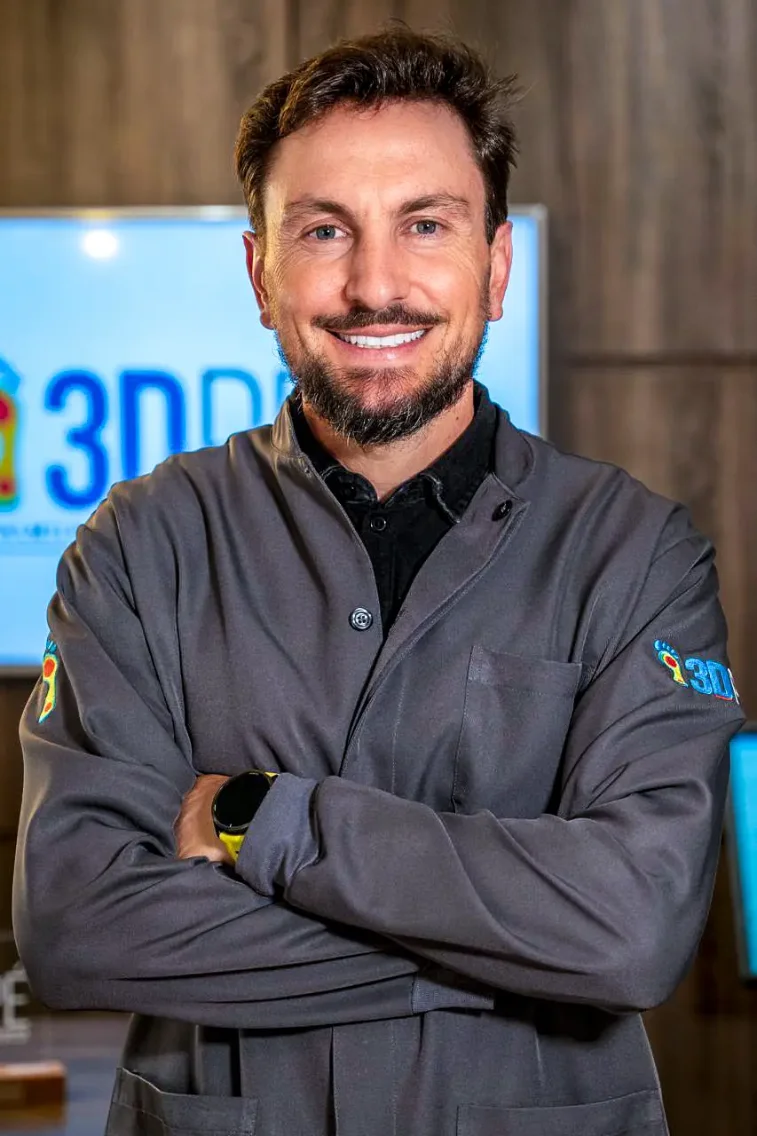 Dr. Henrique Augusto Bulla, fundador e diretor científico da Clínica da Coluna